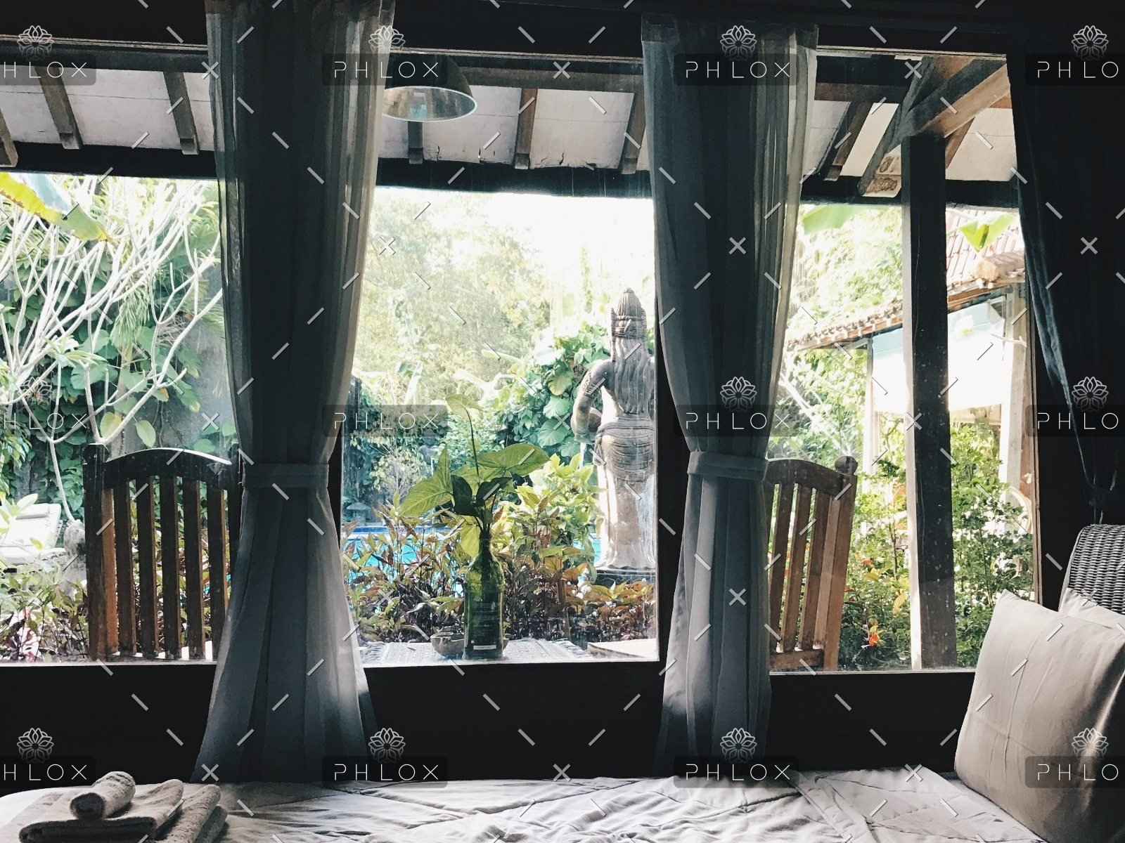 demo-attachment-390-pexels-carmen-cobo-1103808